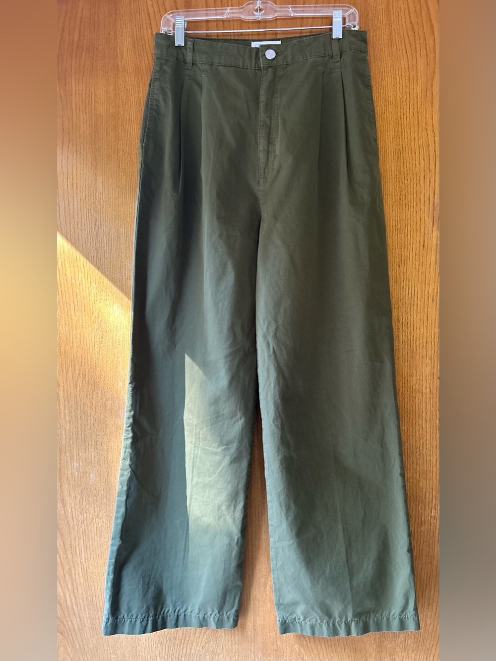 Men's Olive Green Wide-Leg Pants the inseam is 28
